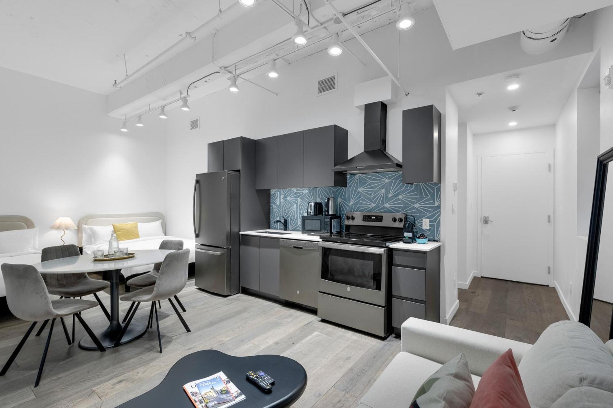Bakan - Sainte Catherine Montréal Quarto foto